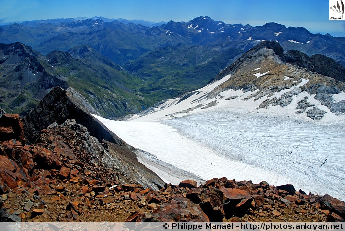 Langue du glacier d'Ossoue (Massif du Vignemale, Pyrénées, France)