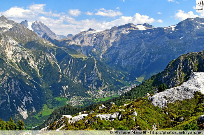 Pralognan-la-Vanoise depuis la Crête du Mont Charvet (Vanoise, Savoie, France)