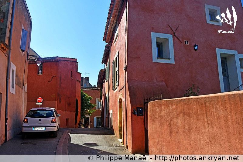 Maisons d'ocre à Roussillon-en-Luberon (Provence, Vaucluse, France)